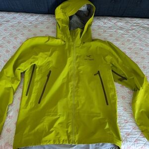 Arcteryx Beta AR in Rare Color | Goretex PRO | Men’s XL